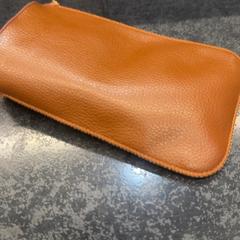 Kluczyk samochodowy, zgłoszono przez Rotterdam The Hague Airport przy użyciu iLost