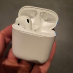 Airpods case met 1 oortje, as reported to iLost