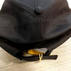 Kleding - pet, rapporterat av Centraal magazijn med iLost
