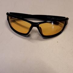 Okuliare, ako bolo nahlásené Qbuzz ZHN pomocou iLost