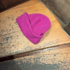 Beanie Purple, jak nahlášeno Club Nyx/Exit Café pomocí iLost