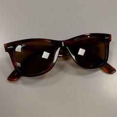 Bicchieri, come riportato da Vrije Universiteit Amsterdam utilizzando iLost