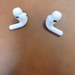 Earphones Wit, as reported by Connexxion Amstelland-Meerlanden Schiphol Zuid using iLost