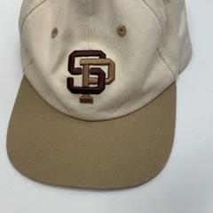 帽子 がiLostで IKEA新三郷 によって報告されました