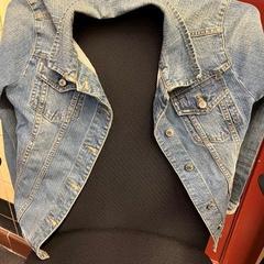 Veste blauw, a été signalé par Libéma Beurzen en Evenementen utilisant iLost