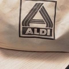 حقائب حمل وحقائب اليد، كما تم الإبلاغ عنه بواسطة Qbuzz Fryslân عبر iLost