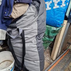 Grijs zwarte rugzak, jak bylo nahlášeno na iLost