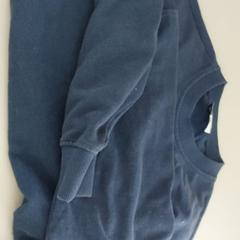 衣類 - sweater blauw がiLostで Centraal magazijn によって報告されました