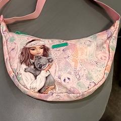 Saco, como reportado por Qbuzz GD Groningen HS utilizando o iLost