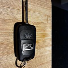 Kia car keys، كما تم الإبلاغ عنه عبر iLost