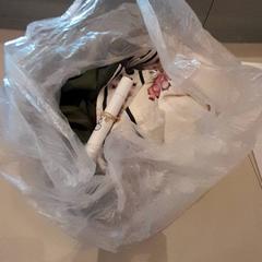 Väska Met kledingstukken, rapporterat av Van der Valk Hotel Schiphol med iLost
