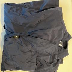 Kleding - Jas, amint azt Regio Limburg - Leuven az iLost segítségével jelentette.