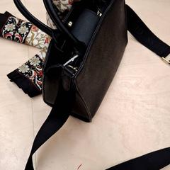 バッグ がiLostで IKEA Lyon Grand Parilly によって報告されました