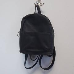 حقائب الظهر والحقائب النهارية، كما تم الإبلاغ عنه بواسطة Hermes Eindhoven عبر iLost