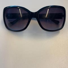 Solbriller Zwart, som rapportert av Pathé Schouwburgplein ved bruk av iLost