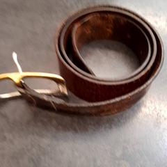 Pasek, zgłoszono przez Rotterdam The Hague Airport przy użyciu iLost