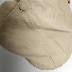 Kleding - Petje Lichtbruin, ha sido reportado por Centraal magazijn con iLost