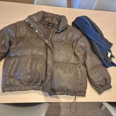 Bunda & Šátek, jak nahlášeno Amsterdam ID Aparthotel pomocí iLost