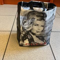 Bolsa, segundo informou Regio Oost-Vlaanderen usando iLost