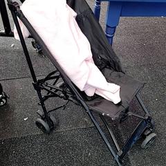 Cochecito Zwarte Kinderwagen met roze dekentje, segundo informou Schaatsbaan Rotterdam usando iLost