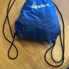 Plecak Blauw, zgłoszono przez GVB przy użyciu iLost