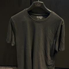 Clothing & T shirt, as reported by Van der Valk Hotel Utrecht using iLost