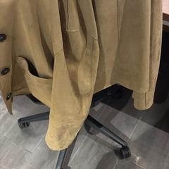 Chaqueta brown, segundo informou Amsterdam ID Aparthotel usando iLost