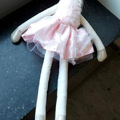 Olika - Knuffelpop, rapporterat av Centraal magazijn med iLost