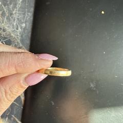 Gouden ring met inscriptie Willy がiLostに報告されました