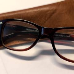 Estuche para gafas con gafas, ha sido reportado por Ziekenhuis Oost-Limburg con iLost