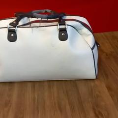 Bag, as reported by Arriva Limburg Noord using iLost