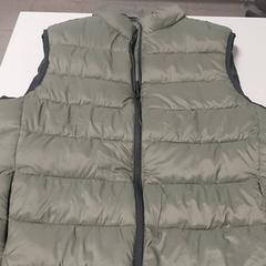 Kleding - Bodywarmer، كما تم الإبلاغ عنه بواسطة Centraal magazijn عبر iLost