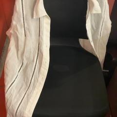 Camisa chemise, ha sido reportado por MEININGER Hotel Bordeaux Gare Saint-Jean con iLost