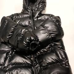 Roupa Jas, segundo informou Regio West-Vlaanderen usando iLost