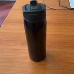 Bottiglia d'acqua, come riportato da Arriva Achterhoek-Rivierenland utilizzando iLost