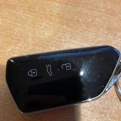 Kocsikulcs, amint azt Pathé City az iLost segítségével jelentette.