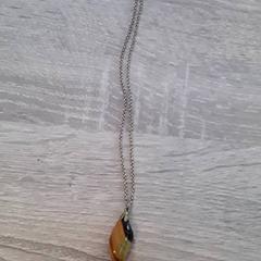 Collana, come riportato da EBS Tramplein utilizzando iLost