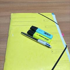 Książki szkolne pencil, markers, zgłoszono przez Vrije Universiteit Brussel (VUB) przy użyciu iLost