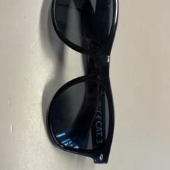 Napszemüveg zwart, amint azt Burgers' Zoo az iLost segítségével jelentette.