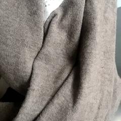 Casaco de malha castanho com pedrinhas, as reported by IKEA Matosinhos using iLost