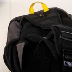 Mochila Zwart met geel, ha sido reportado por Regio Antwerpen - Brussel con iLost