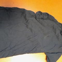 T-shirt bleu marine, gemeldet von TCL über iLost