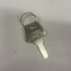 鍵 がiLostで Het Amsterdamse Winterparadijs によって報告されました