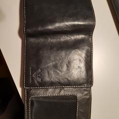 Wallet black Armani, jak zgłoszono do iLost