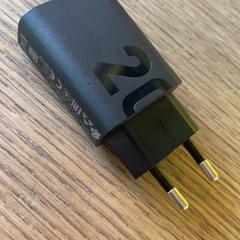 Adapter Black, som rapportert av MEININGER Hotel Berlin East Side Gallary ved bruk av iLost
