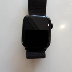 Inteligentny zegarek Smart watch stoffen band, zgłoszono przez Zwarte Cross (Gemeentehuis) przy użyciu iLost