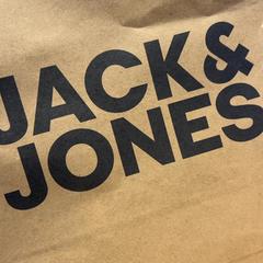 Purchase jack & jones, ha sido reportado por Designer Outlet Roermond con iLost