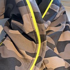 Chaqueta, ha sido reportado por Madurodam con iLost