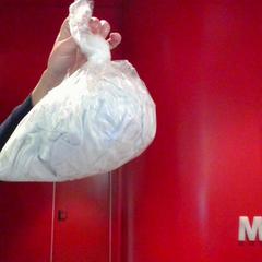 Roupa, segundo informou MEININGER Hotel Roma Termini usando iLost