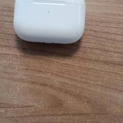 Bluetooth earphones case, as reported by Transdev Hoeksche Waard Goeree Overflakkee using iLost